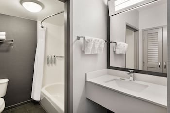 Room, 2 Queen Beds, Hearing Accessible