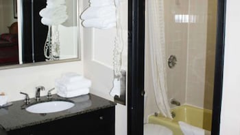 Room, 1 Queen Bed, Non Smoking, Kitchenette