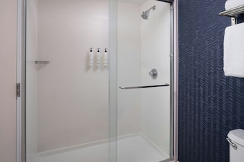 Room, 1 King Bed, Hearing Accessible