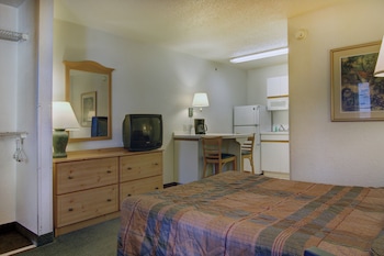 Standard Room, 1 Queen Bed, Non Smoking