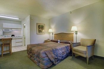 Standard Room, 1 Queen Bed, Non Smoking