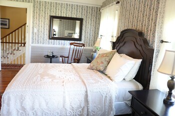 Room, Private Bathroom (#2 Caroline's Room)