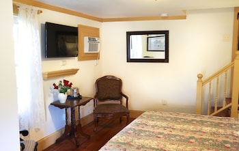 Room, Private Bathroom (#5 The Absegami Room)