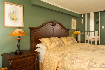 Room, Private Bathroom (#4 Reeds Room)