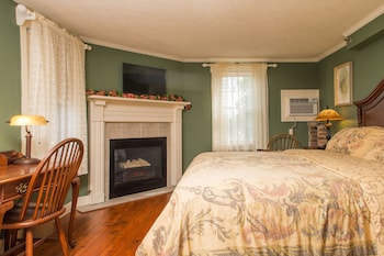 Room, Private Bathroom (#4 Reeds Room)