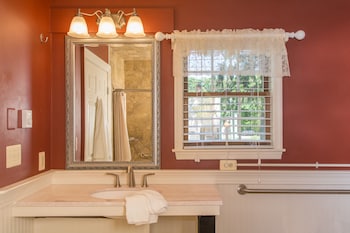 Room, Private Bathroom (10 Atlantic City Room)