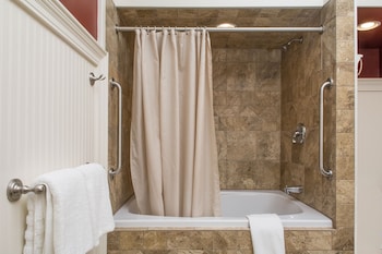 Room, Private Bathroom (11 Railroad Room)