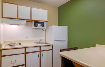 Deluxe Studio, 1 Queen Bed with Sofa bed, Non Smoking