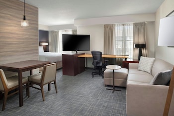 Executive Studio, 1 King Bed with Sofa bed, Corner (Hearing Accessible)