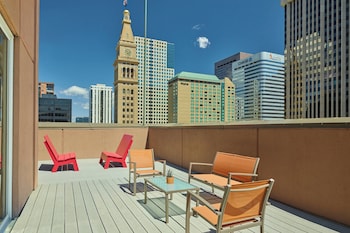 Suite, 1 Bedroom, Balcony, City View (Dining Area)