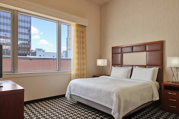 Suite, 1 Bedroom, Balcony, City View (Dining Area)