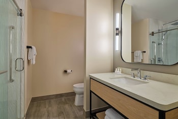 Room, 1 King Bed, City View