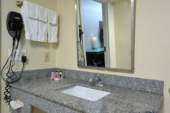 Standard Room, 1 Queen Bed, Accessible