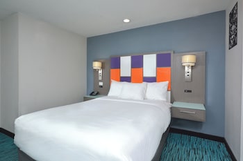 Standard Room, 1 Queen Bed, Accessible
