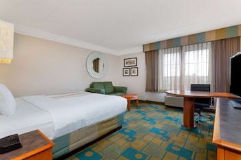 Suite, 1 King Bed, Non Smoking