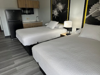 Room, 2 Double Beds, Non Smoking, Kitchenette