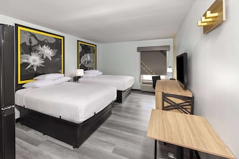 Room, 2 Double Beds, Non Smoking, Kitchenette