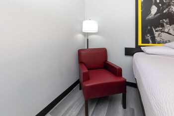Room, 2 Double Beds, Accessible, Non Smoking ( Mobility/hearing, Tub W/ Grab Bars)