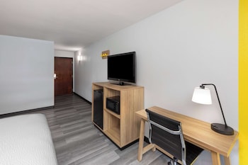 1 King Bed, Studio Suite, Non-Smoking