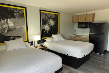 Room, 2 Double Beds, Non Smoking, Kitchenette