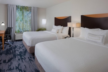 Room, 2 Queen Beds, Accessible Bathtub