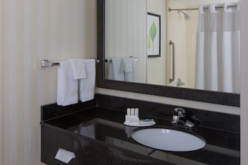 Room, 2 Queen Beds, Accessible Bathtub
