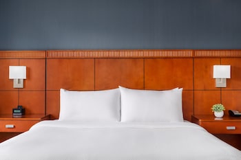 Room, 1 King Bed with Sofa bed, Balcony