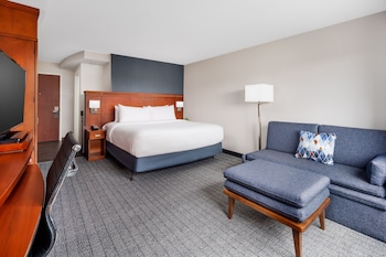 Room, 1 King Bed with Sofa bed, Balcony