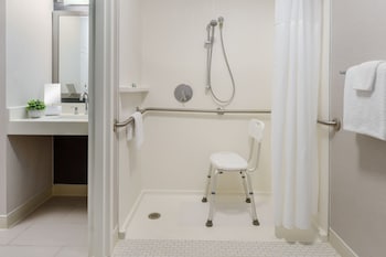 Room, 2 Queen Beds (Hearing Accessible)