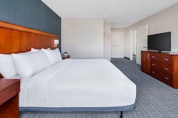 Executive Suite, 1 Bedroom (Mobility/Hearing Accessible, Tub)
