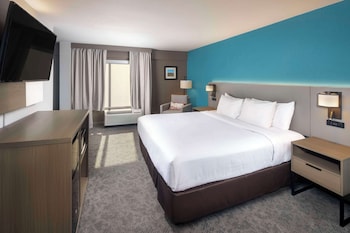 Suite, 1 King Bed, Non Smoking, Hot Tub