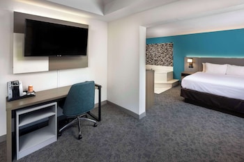 Suite, 1 King Bed, Non Smoking, Hot Tub