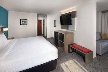 Suite, 1 King Bed, Non Smoking, Hot Tub