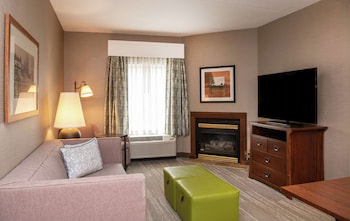 Suite, 1 King Bed, Accessible, Fireplace
