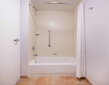 Room, 1 King Bed, Accessible, Bathtub