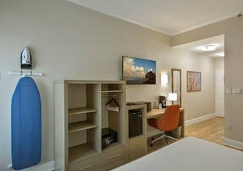 Standard Room, 1 King Bed, Accessible