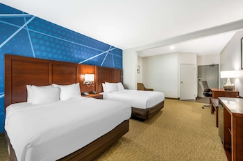 Suite, 2 Queen Beds, Non Smoking (Pet Friendly)