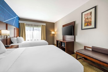 Suite, 2 Queen Beds, Non Smoking