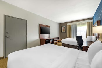 Suite, 2 Queen Beds, Accessible, Non Smoking