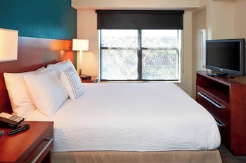 Suite, 1 Bedroom (Mobility Accessible, Roll-in Shower)