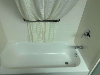 Standard Room, 1 King Bed, Accessible, Non Smoking (Refrigerator & Microwave)