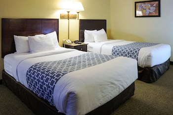 Standard Room, 2 Queen Beds, Non Smoking