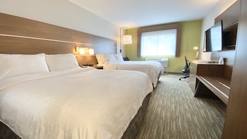 Studio Suite, 2 Queen Beds (Bath/Shower Combo)