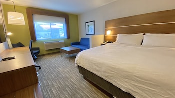 Studio Suite, 1 King Bed with Sofa bed
