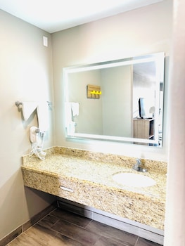 Room, 2 Double Beds, Accessible, Non Smoking (Mobility/Hearing, Tub w/ Grab Bars)