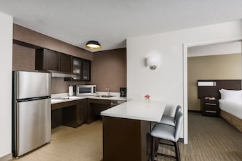 Suite, 1 Double Bed, Fireplace (Mobility Accessible, Roll-in Shower)
