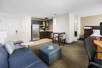 Studio, 1 Queen Bed with Sofa bed