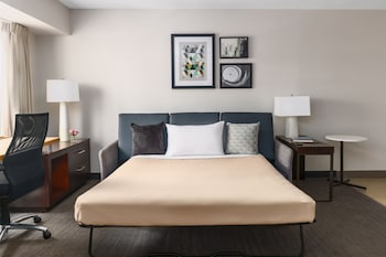 Suite, 1 Queen Bed with Sofa bed (Mobility Accessible, Tub)