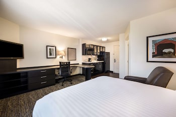 Studio Suite, 1 Queen Bed, Accessible (Mobility Tub)