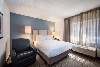 Suite, 1 Queen Bed, Accessible (Mobility Roll in Shower One Bedroom)